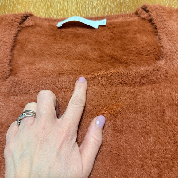 ASTR the Label | Fuzzy Eyelash Crop Sweater in Rust | Sz S - Picture 6 of 9
